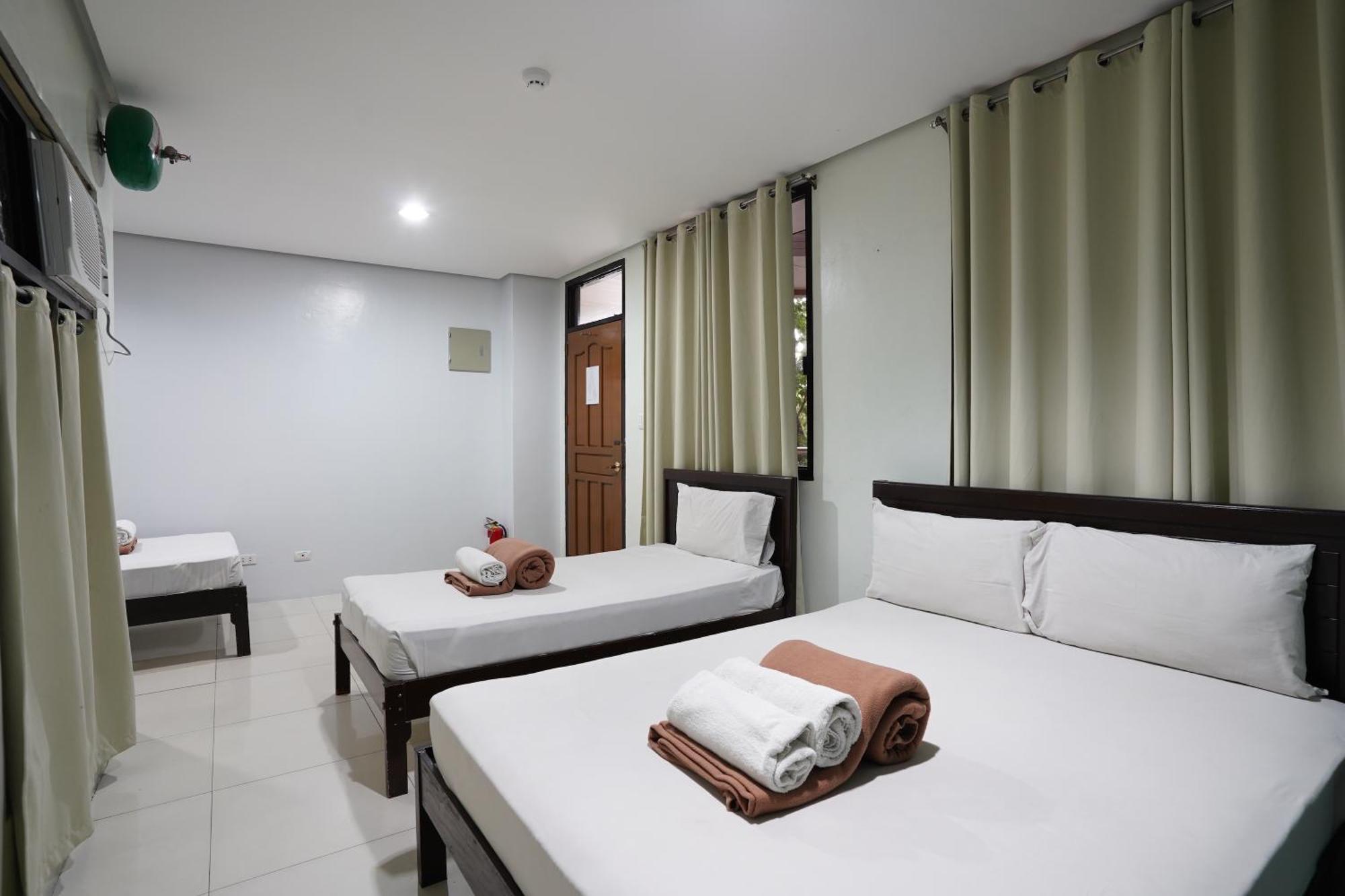 RedDoorz at Arzo Hotel Grand Lodge - Quarantine Hotel Manila Exterior foto